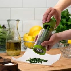 Microplane Plastic Herb Mill 2-in-1 -Outlet Utensils Store 48716 green ls4