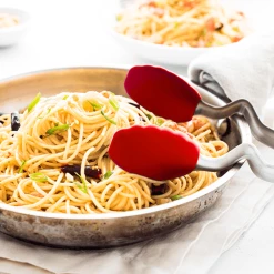 Dreamfarm 12" Clongs Silicone Tongs | Red 18 Dreamfarm 12" Clongs Silicone Tongs | Red -Outlet Utensils Store dreamfarm clongs click lock sit up tongs 990x550 04