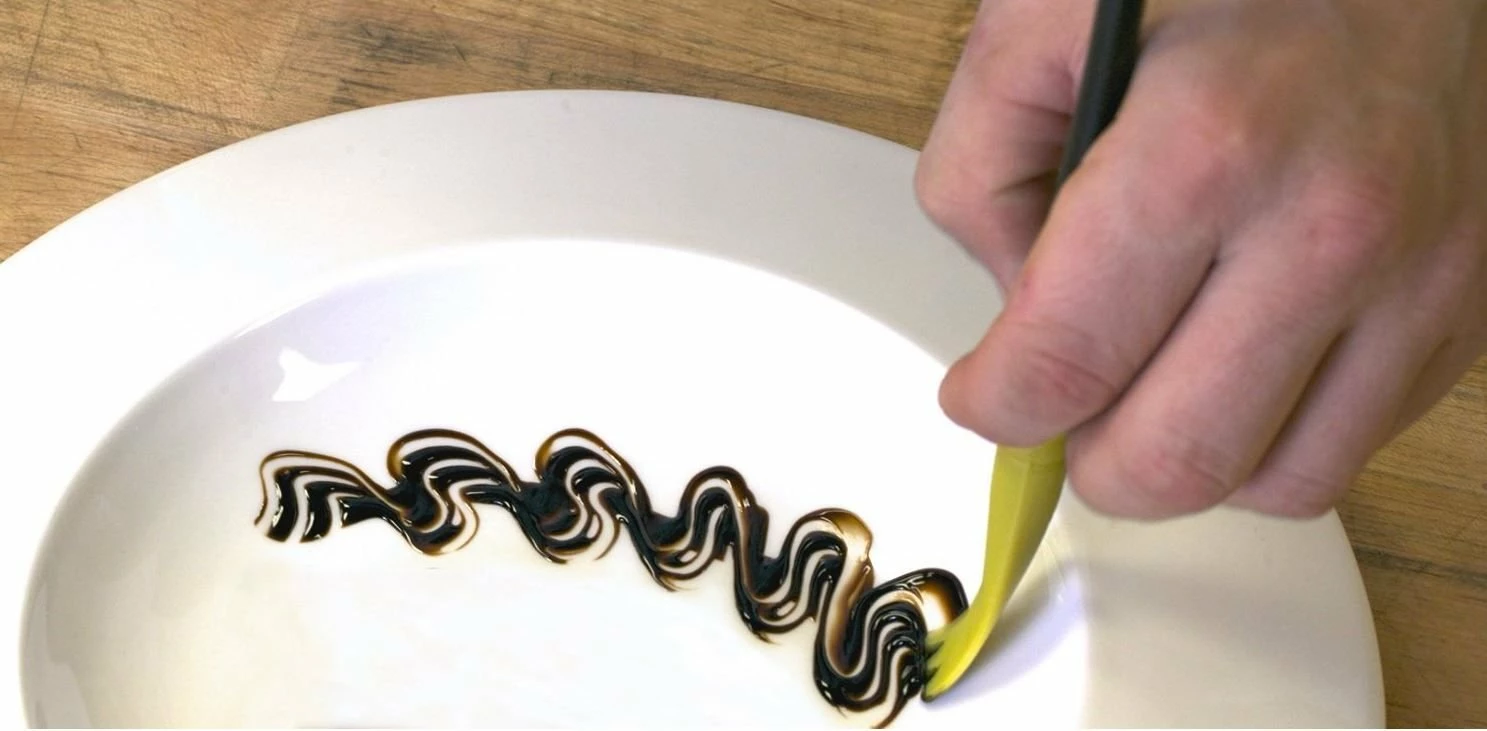 Mercer Culinary Mercer Silicone Plating Brush - 5mm Round Arch 5 Mercer Culinary Mercer Silicone Plating Brush - 5mm Round Arch - Image 3